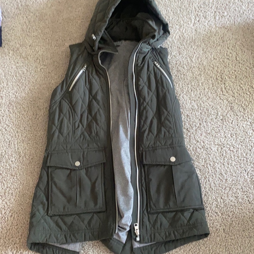 Athleta Quilted Hooded Vest in Olive Green